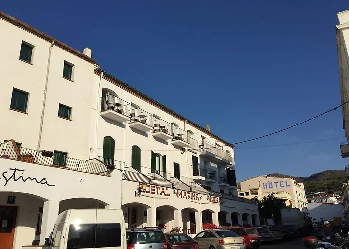 Marina Πανσιόν